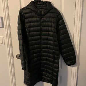 Lightweight puffer coat from Aritzia